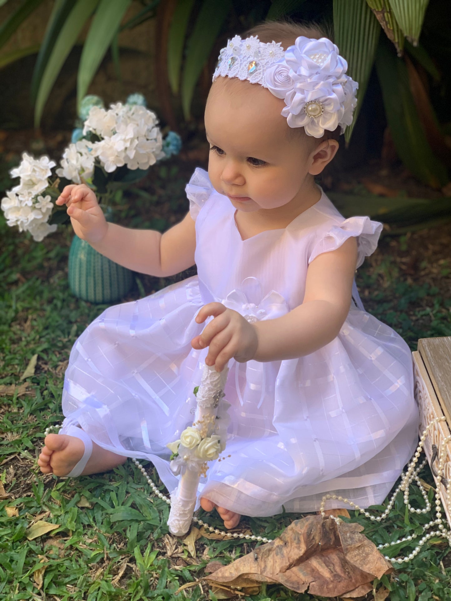 Vestido desmangado con diseño de patrones falda